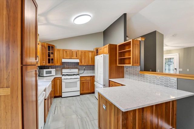 3522 Field Crest Way, Madison, WI 53719