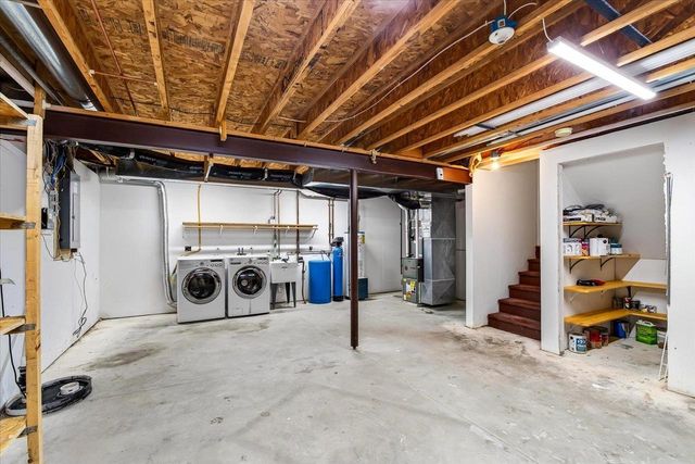 3522 Field Crest Way, Madison, WI 53719