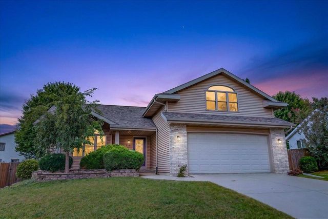 3522 Field Crest Way, Madison, WI 53719