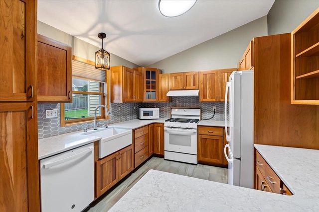 3522 Field Crest Way, Madison, WI 53719