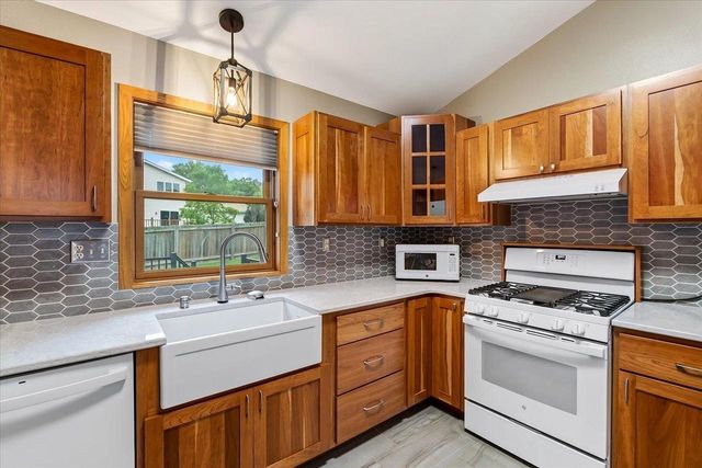 3522 Field Crest Way, Madison, WI 53719