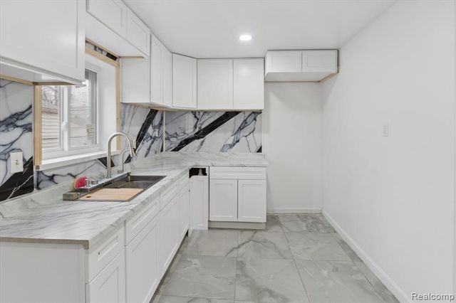 18821 Albany Street, Detroit, MI 48234