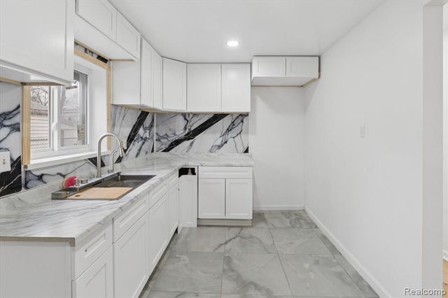 18821 Albany Street, Detroit, MI 48234