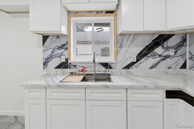 18821 Albany Street, Detroit, MI 48234