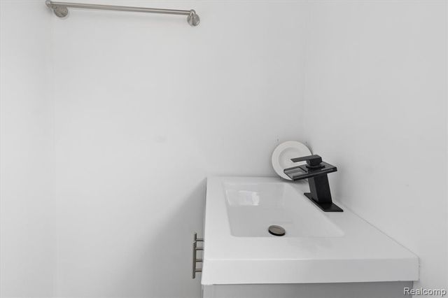 18821 Albany Street, Detroit, MI 48234