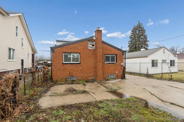 18821 Albany Street, Detroit, MI 48234