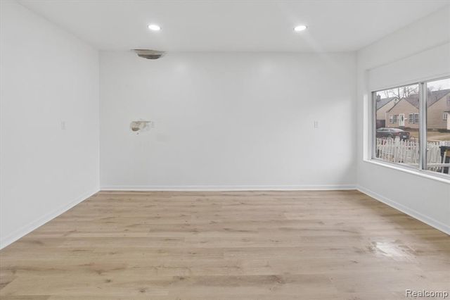 18821 Albany Street, Detroit, MI 48234