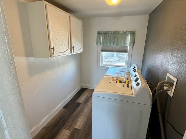 910 E Marion Street, Knoxville, IA 50138