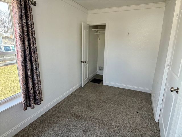 910 E Marion Street, Knoxville, IA 50138