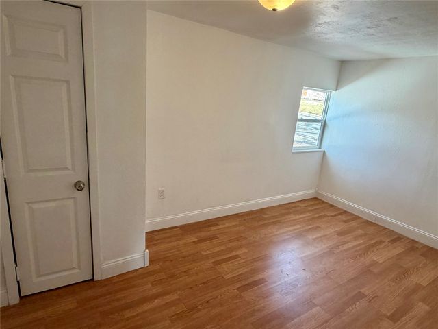 910 E Marion Street, Knoxville, IA 50138