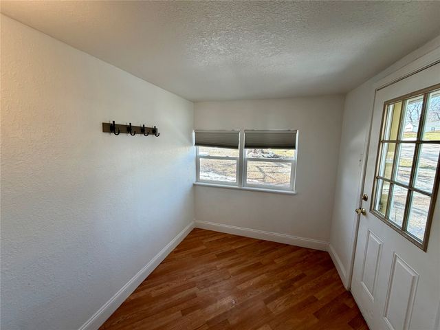 910 E Marion Street, Knoxville, IA 50138