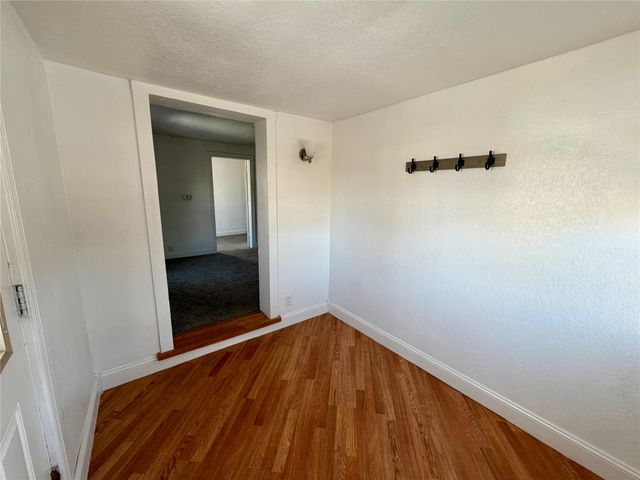 910 E Marion Street, Knoxville, IA 50138