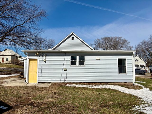 910 E Marion Street, Knoxville, IA 50138