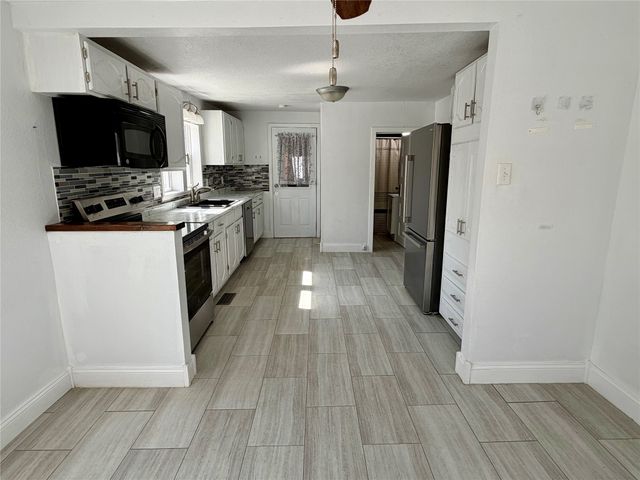 910 E Marion Street, Knoxville, IA 50138