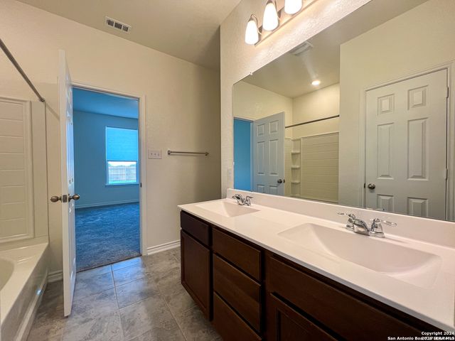 4555 Whispering Oak, New Braunfels, TX 78130