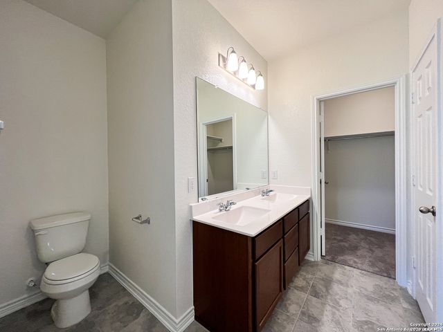 4555 Whispering Oak, New Braunfels, TX 78130