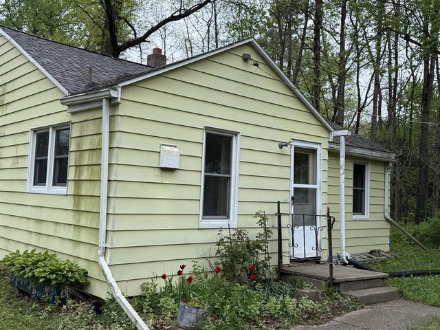 2264 White Street, Niles, MI 49120