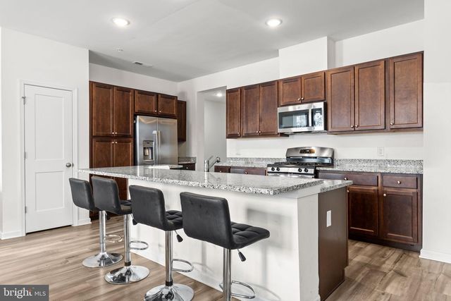 228 PARK LN, Dunellen, NJ 08812