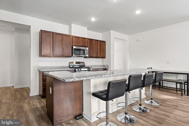 228 PARK LN, Dunellen, NJ 08812