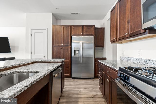 228 PARK LN, Dunellen, NJ 08812