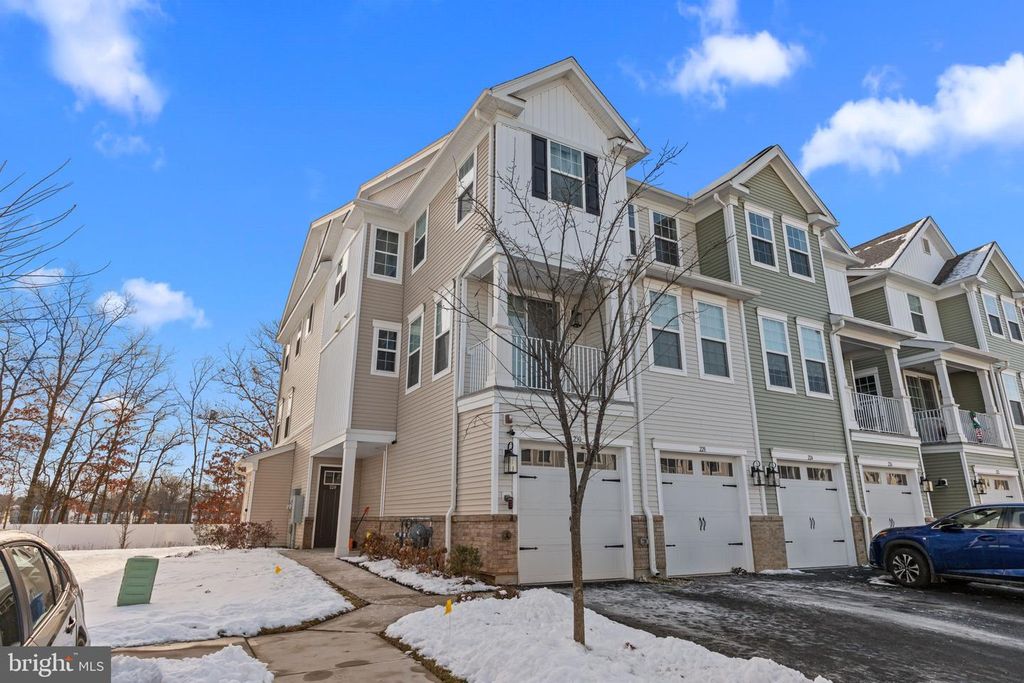 228 PARK LN, Dunellen, NJ 08812