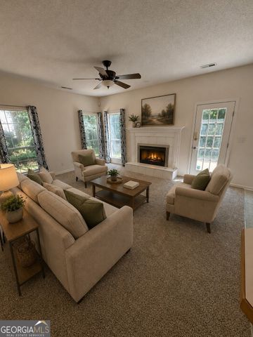 231 Barrington Farms Parkway, Sharpsburg, GA 30277