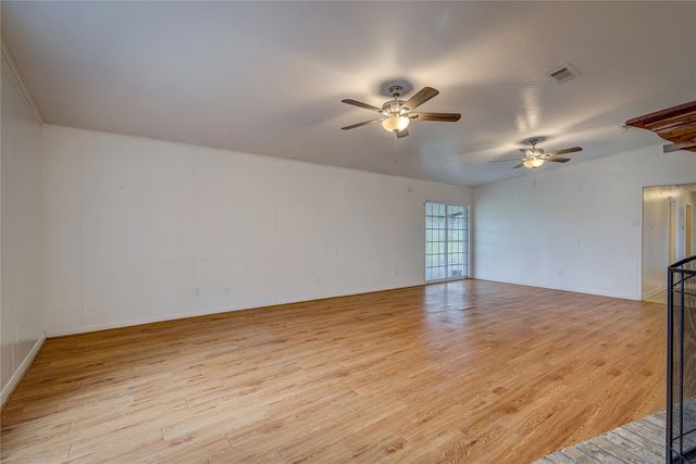 1218 Northwood Drive, Commerce, TX 75428