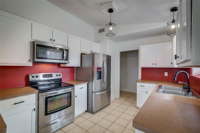 1218 Northwood Drive, Commerce, TX 75428