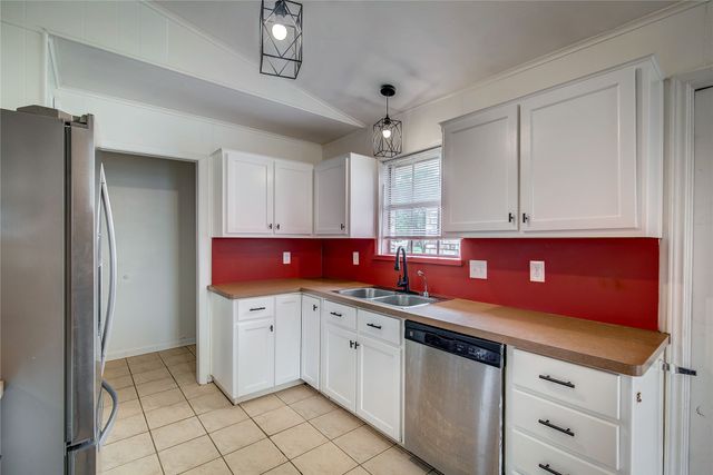 1218 Northwood Drive, Commerce, TX 75428