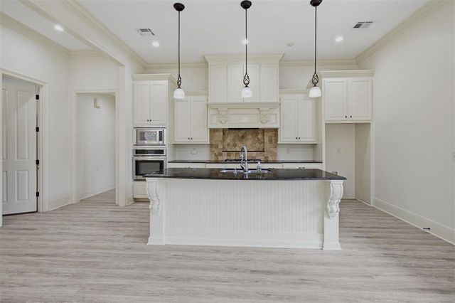 6105 W Azalea Drive, Lake Charles, LA 70605