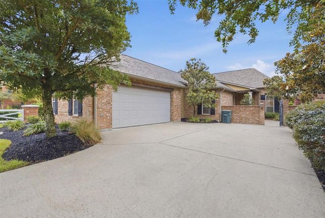 6105 W Azalea Drive, Lake Charles, LA 70605