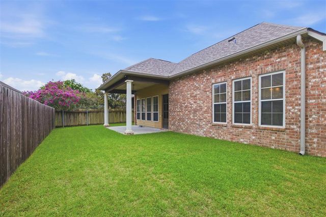 6105 W Azalea Drive, Lake Charles, LA 70605