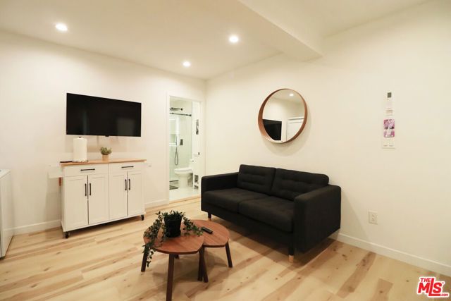 9040 Phyllis Avenue C, West Hollywood, CA 90069
