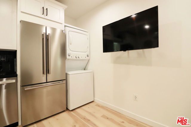 9040 Phyllis Avenue C, West Hollywood, CA 90069