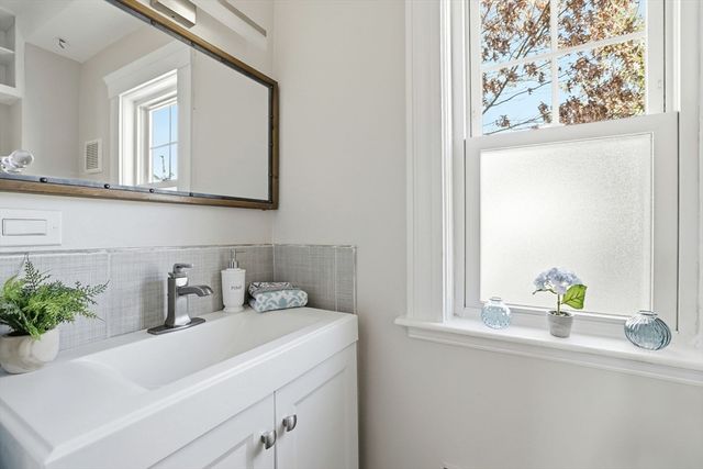 115 Navarre St 2, Boston, MA 02136