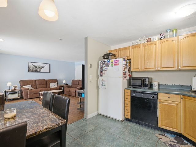 78 Edgelawn Ave 7, North Andover, MA 01845