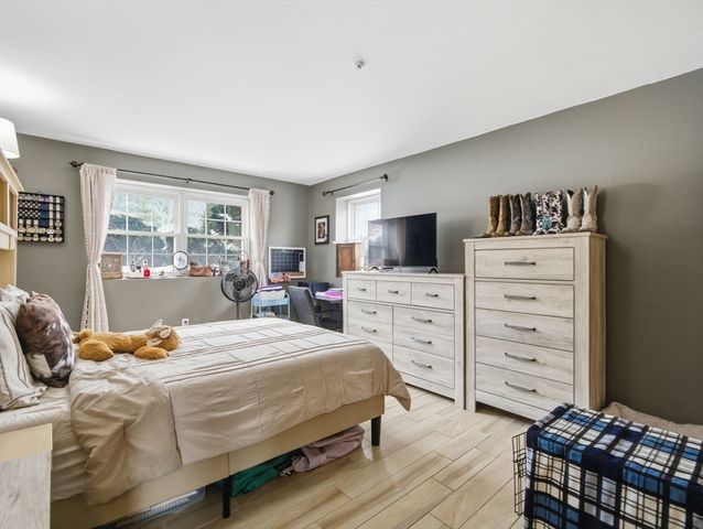 78 Edgelawn Ave 7, North Andover, MA 01845