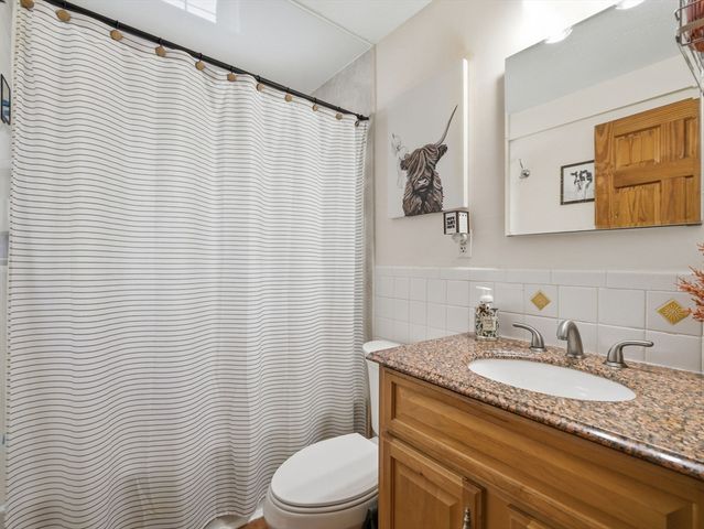 78 Edgelawn Ave 7, North Andover, MA 01845