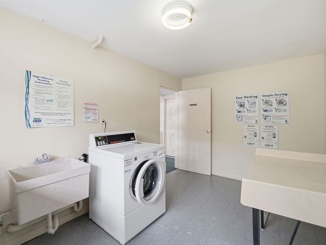 78 Edgelawn Ave 7, North Andover, MA 01845