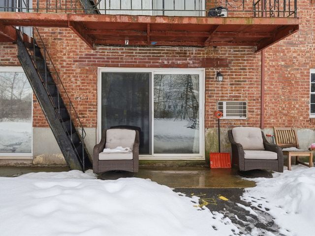 78 Edgelawn Ave 7, North Andover, MA 01845