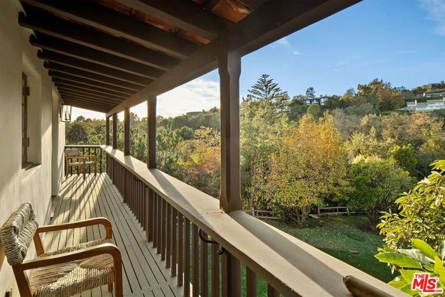 1744 Reedvale Lane, Los Angeles, CA 90049