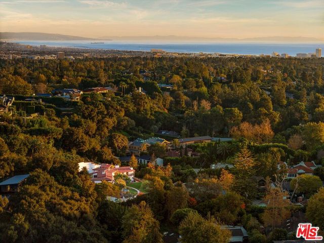 1744 Reedvale Lane, Los Angeles, CA 90049