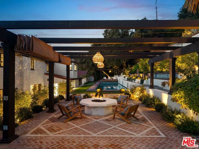 1744 Reedvale Lane, Los Angeles, CA 90049