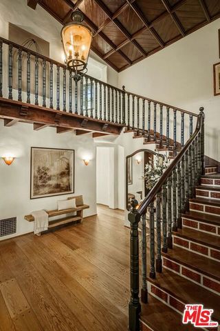 1744 Reedvale Lane, Los Angeles, CA 90049