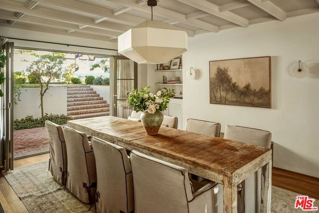 1744 Reedvale Lane, Los Angeles, CA 90049