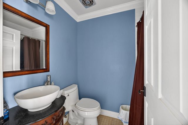 310 Oakhill Drive, Keene, TX 76059