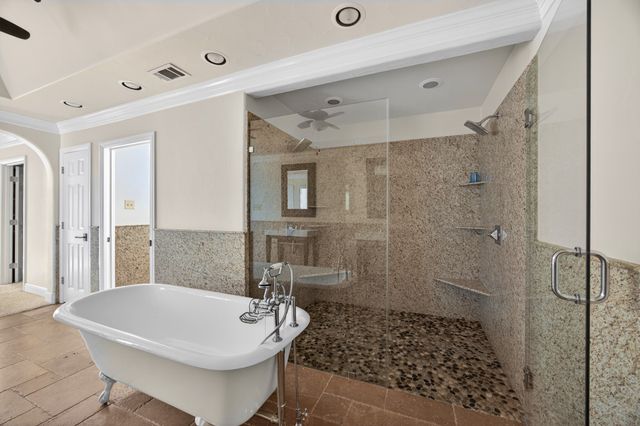 310 Oakhill Drive, Keene, TX 76059