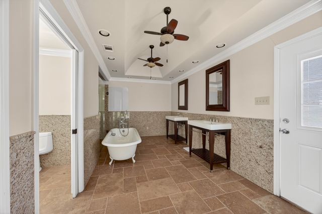 310 Oakhill Drive, Keene, TX 76059