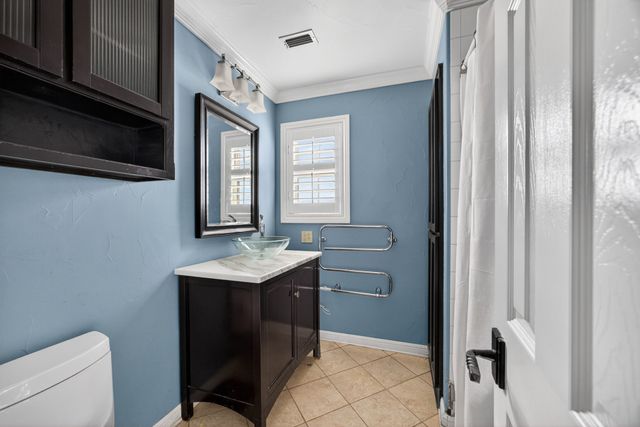 310 Oakhill Drive, Keene, TX 76059