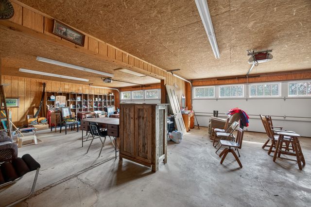 310 Oakhill Drive, Keene, TX 76059